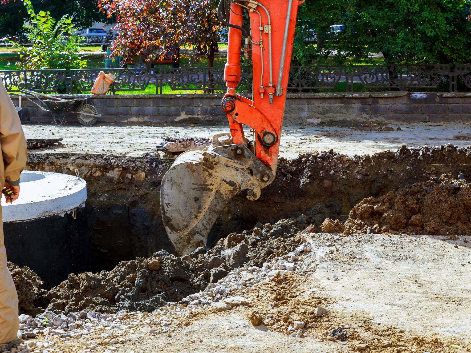 Dealing with Rock and Difficult Soil During Pool Excavation